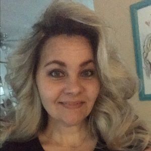 Meet your Posher, Valerie